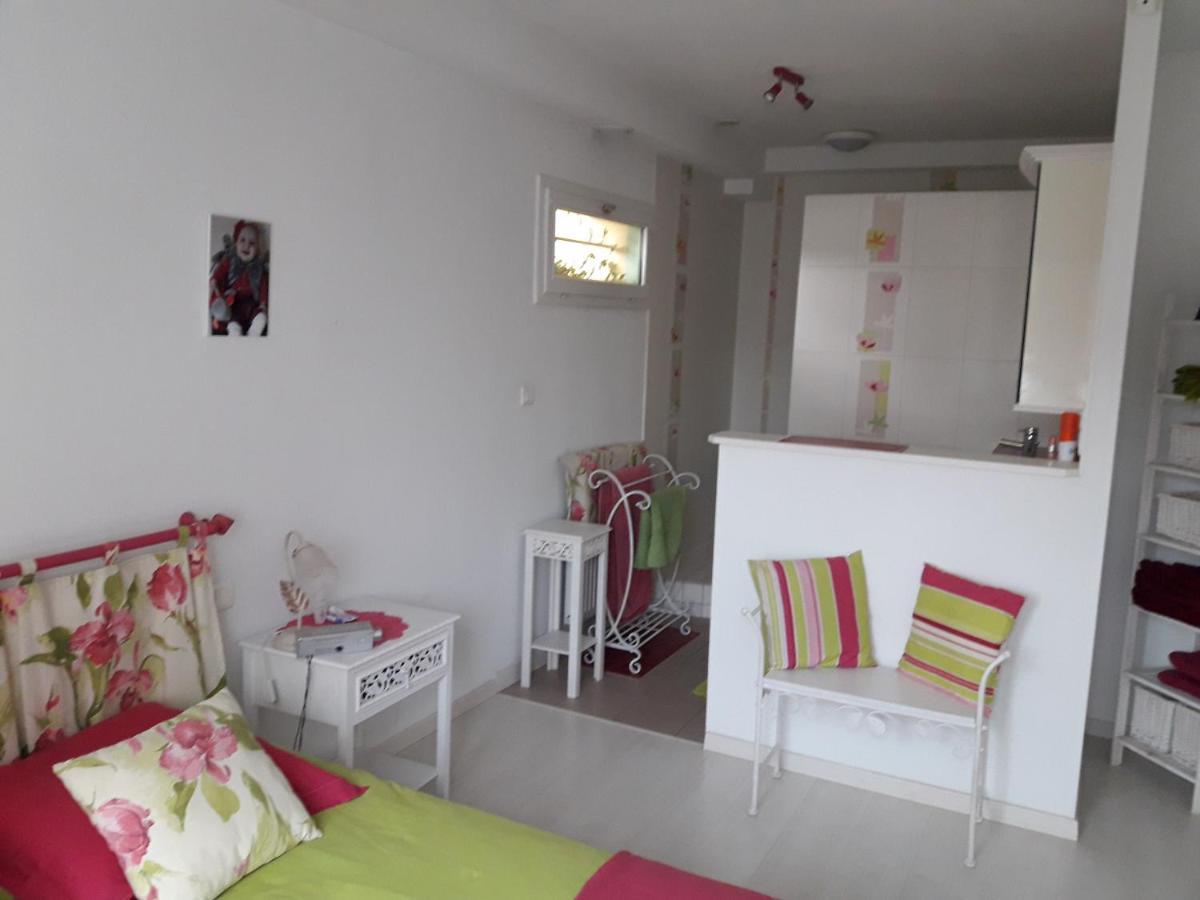 Chambre D'Hote Avec Piscine Couverte Coulaines Exterior foto